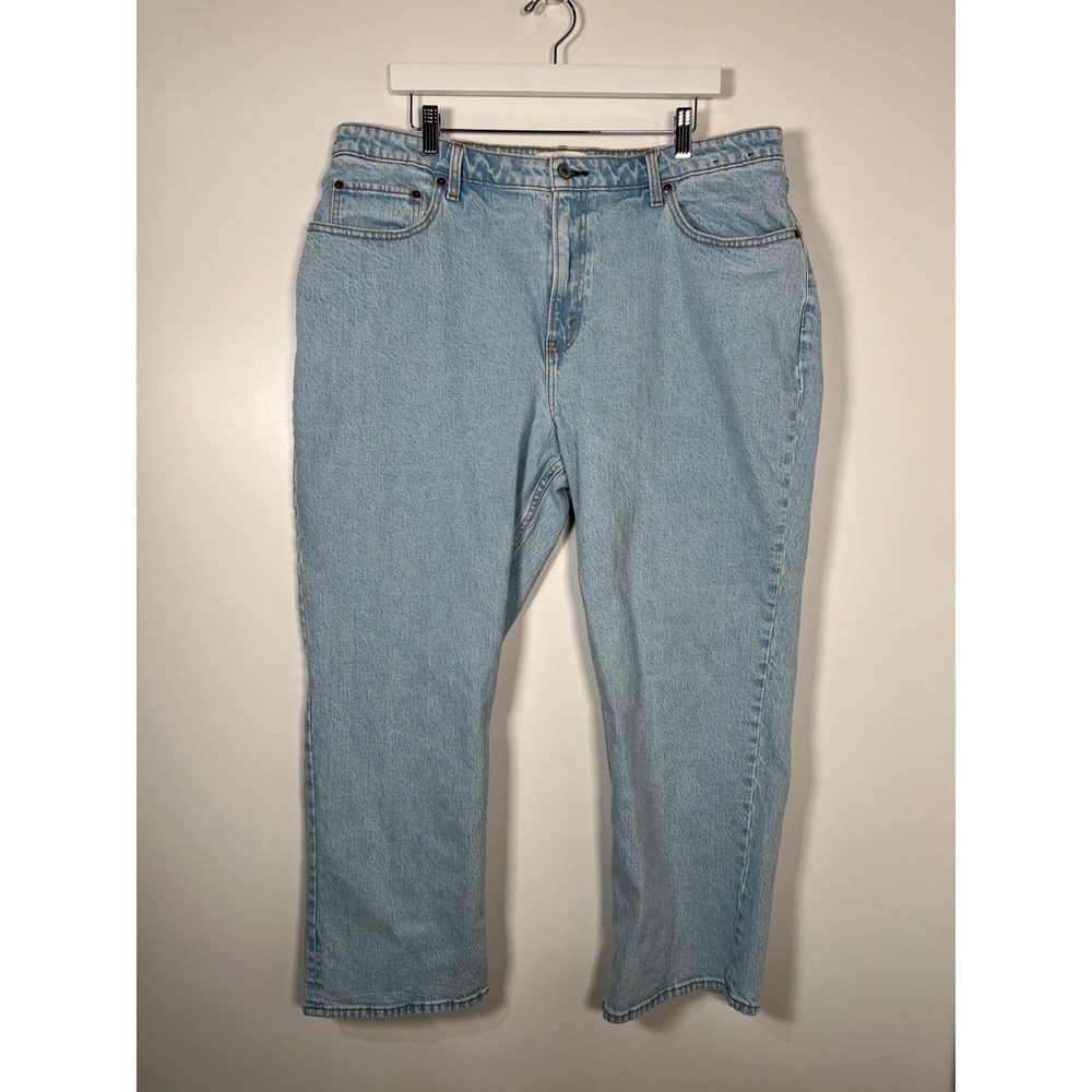 Abercrombie & Fitch Curve Love Vintage Straight High Rise Light Wash Jean 34/18R